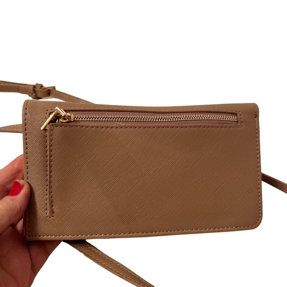 Madison West Tan Crossbody Wallet Bag NWOT - Picture 6 of 6